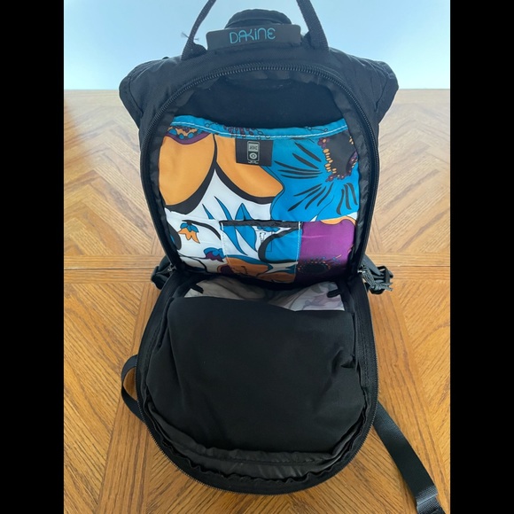 DAKINE Women’s Drafter Hydration Pack - Picture 3 of 5